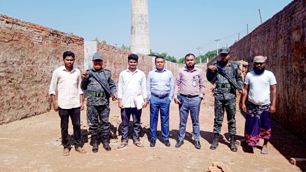 মান্দায় পরিবেশ অধিদপ্তরের অভিযান,অবৈধ ইট ভাটায় জরিমানা