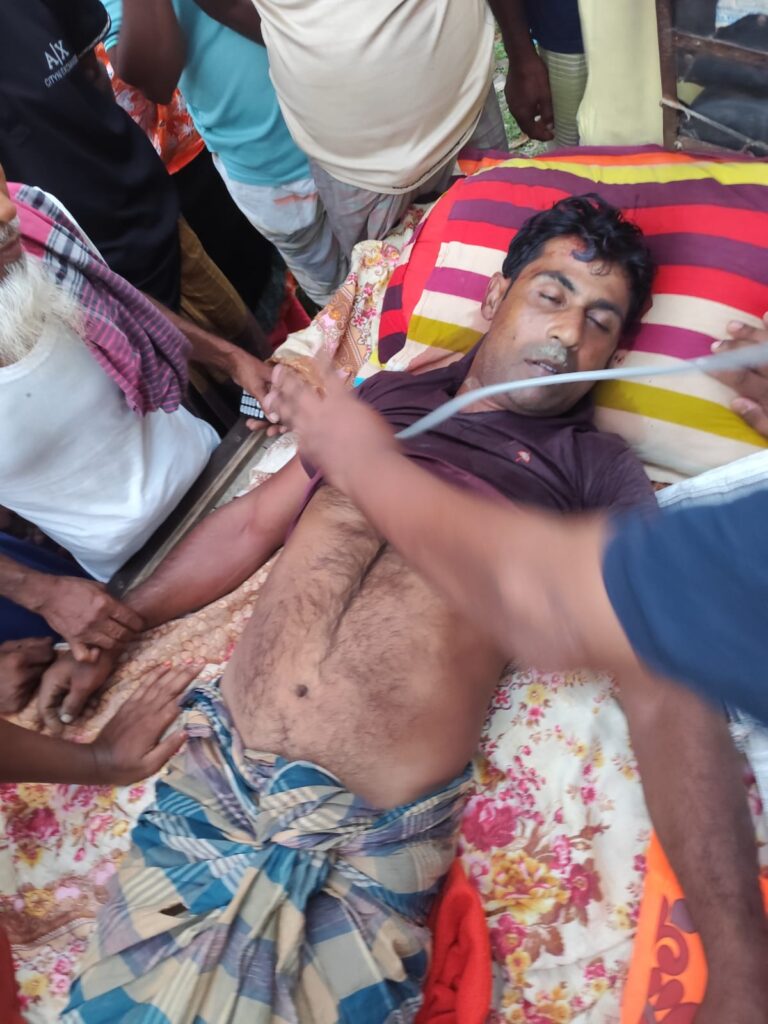 মান্দায় বাছুরের খড় খাওয়া নিয়ে বিরোধ, প্রাণ গেল একজনের