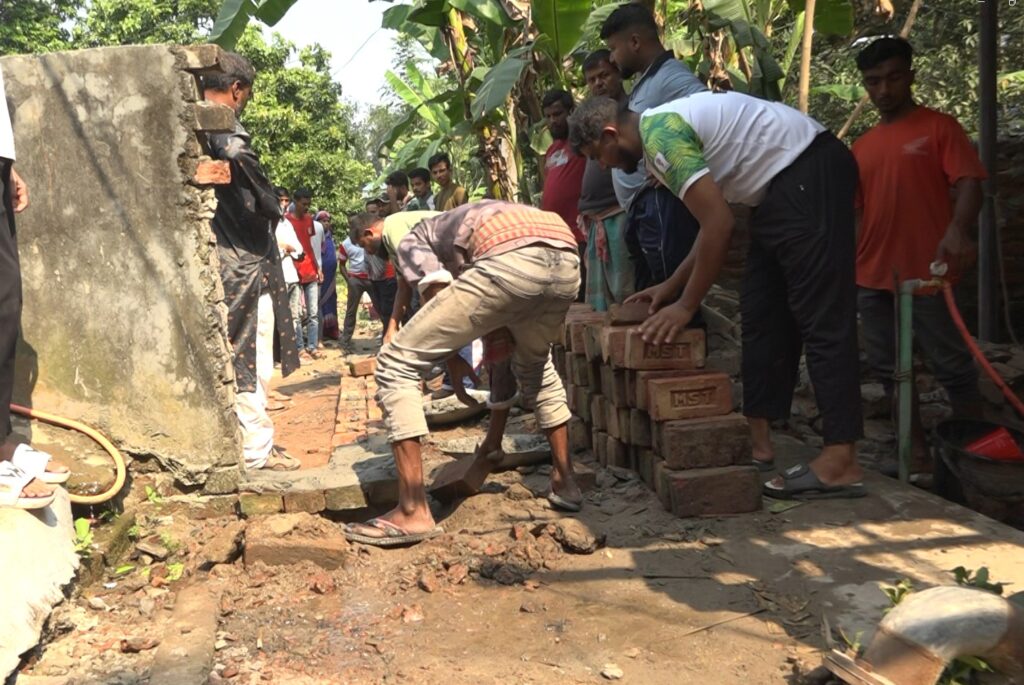 রাজশাহীতে জমি জবরদখলের চেষ্টা, নারীকে মারধর ও স্বর্ণের চেইন ছিনতাইয়ের অভিযোগ